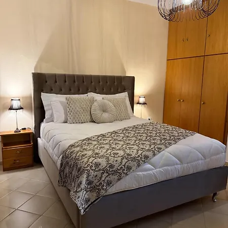 Evita Luxury Apartahotel *
