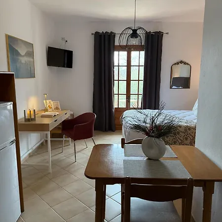 Evita Luxury * Spilia (Central Greece)