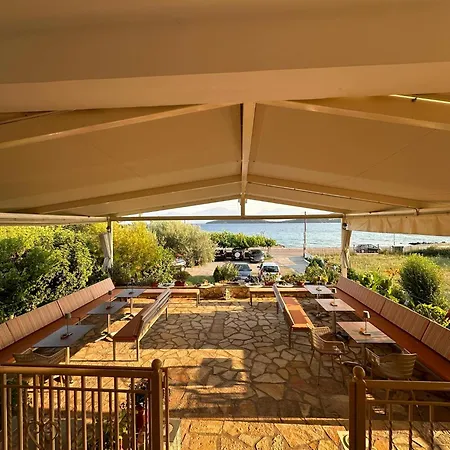 Evita Luxury Spilia (Central Greece)
